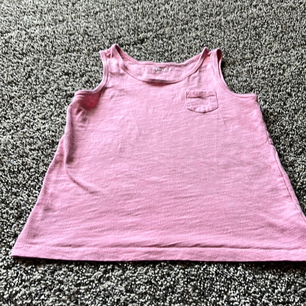 Gap shirt size S (6-7)